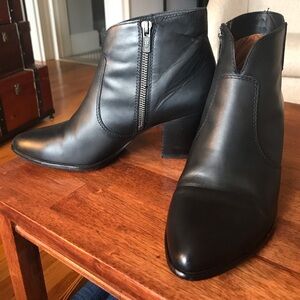 FRYE Womens Size 8M Jennifer Pointed Toe Black Leather Ankle Boots 3471345-BLK